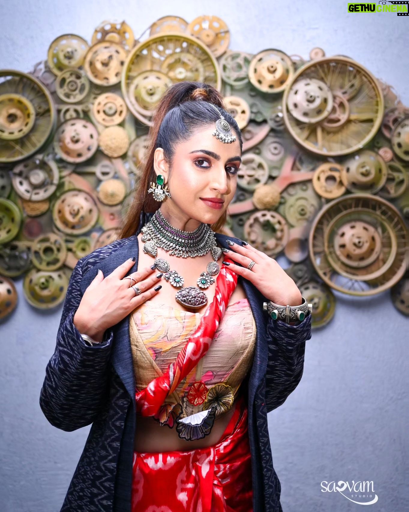 Debjani Deghuria Instagram - ❤️ Happy to promote Odisha Handloom Treasures as the Showstopper for @odishafashionweek Season 1 held at @govt_iti.bbsr Designs : @earthy_hues_india Sarees : Talented weavers of @antaran_transformingcrafts from Maniabandha & Gopalpur Clusters Jewellery: @lcjsilver.lalchandjewellers HMU: @glamupbysonalii Styling: @sibiyansaron Choreographer: @prasantdasofficial Host : @thefootstepsofficial Co-Host : @keembadanti @odishamodelmirror