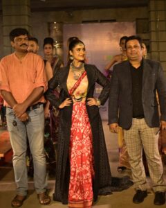 Debjani Deghuria Instagram - Happy to promote Odisha Handloom Treasures as the Showstopper for @odishafashionweek Season 1 held at @govt_iti.bbsr Designs : @earthy_hues_india Sarees : Talented weavers of @antaran_transformingcrafts from Maniabandha & Gopalpur Clusters Jewellery: @lcjsilver.lalchandjewellers HMU: @glamupbysonalii Styling: @sibiyansaron Choreographer: @prasantdasofficial Host : @thefootstepsofficial Co-Host : @keembadanti @odishamodelmirror