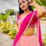 Debjani Modak Instagram - Leh jaye jaane kaha hawain hawain..🎼