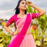 Debjani Modak Instagram - Leh jaye jaane kaha hawain hawain..🎼