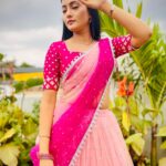 Debjani Modak Instagram - Leh jaye jaane kaha hawain hawain..🎼