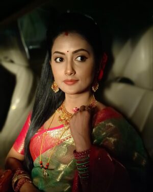 Debjani Modak Instagram - 🌹 
Jewellery- @lavs_lovely_fashions
Wearing- @anjalidesigners
