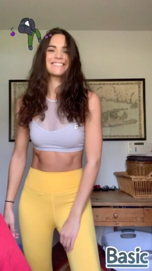 Deborah Mace Instagram - Comfort 101 ( or what I’ve worn in the past 365 days ) 💃🏻 @yellowlabelco #loungewear