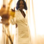 Deborah Joy Winans Instagram – Nothing like a good toss whether flowers or casting your cares on God! They’re too much for you to handle alone😘😘😘😘 #KeepGoing #LifeishardButGodisGod #WeGoneBeAlright #HappyFriday