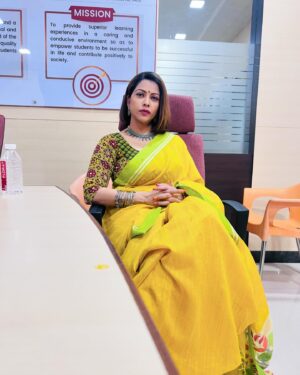 Deepali Pansare Instagram - Watch me in Jhanak today onwards from Mon - Sun at 10.30pm on @starplus as Mrinalini ❤️
Thank you so much @aryacastingdirector  @gdimri  @leenagangopadhyay ji and @starplus for giving me this opportunity ❤️
And thank you @yogeshbhati9999  ji and @dir_gourav  for all the support and motivation ❤️
#blessed #grateful #newjourney #deepalipansare #Jhanak #starplus