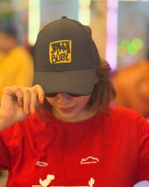Deepali Pansare Instagram - This offline t-shirt made it to my online account 😅
🧢 & 👕 @marathitshirts 
#marathitshirts  #deepalipansare #comfort
