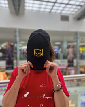 Deepali Pansare Instagram - This offline t-shirt made it to my online account 😅
🧢 & 👕 @marathitshirts 
#marathitshirts  #deepalipansare #comfort