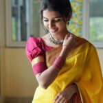 Deepika Damu Instagram - 💛✨ Captured @shot.ssup @midaswesuals #kanaakaanumkaalangal #vijaytelevision #disneyplushotstartamil #deepikainkanaakaanumkaalangal #deepuuinkanaaasharitha #deepuuharitha #deepuuharithakanaa #harithatomboy #deepuutomboy #deepuuharithatomboy #deepuureels #deepuuofficial #reels #deepuuinsaree #ᴛʀᴇɴᴅɪɴɢʀᴇᴇʟs