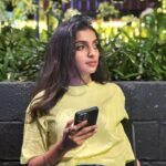Deepika Damu Instagram - Idhu maaya Valai allavaa!! #kanaakaanumkaalangal #vijaytelevision #disneyplushotstartamil #deepikainkanaakaanumkaalangal #deepuuinkanaaasharitha #deepuuharitha #deepuuharithakanaa #harithatomboy #deepuutomboy #deepuuharithatomboy #deepuureels #deepuuofficial #reels #deepuuinsaree #ᴛʀᴇɴᴅɪɴɢʀᴇᴇʟs