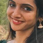 Deepika Damu Instagram – The OG Me🙈❤️
Nallavela original audio vida upload pannala😂
#nomakeup
#kanaakaanumkaalangal #vijaytelevision #disneyplushotstartamil #deepikainkanaakaanumkaalangal #deepuuinkanaaasharitha #deepuuharitha #deepuuharithakanaa #harithatomboy #deepuutomboy #deepuuharithatomboy #deepuureels #deepuuofficial #reels #deepuuinsaree #ᴛʀᴇɴᴅɪɴɢʀᴇᴇʟs #dancevideo #jodiareuready #jodiareuready💃🕺 #deepikadamu #deepikajodi