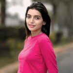 Deepika Damu Instagram – Meendum orumurai🙈❤️
📸: @_.tamill.__
#no makeup
#kanaakaanumkaalangal #vijaytelevision #disneyplushotstartamil #deepikainkanaakaanumkaalangal #deepuuinkanaaasharitha #deepuuharitha #deepuuharithakanaa #harithatomboy #deepuutomboy #deepuuharithatomboy #deepuureels #deepuuofficial #reels #deepuuinsaree #ᴛʀᴇɴᴅɪɴɢʀᴇᴇʟs #dancevideo #jodiareuready #jodiareuready💃🕺 #deepikadamu #deepikajodi