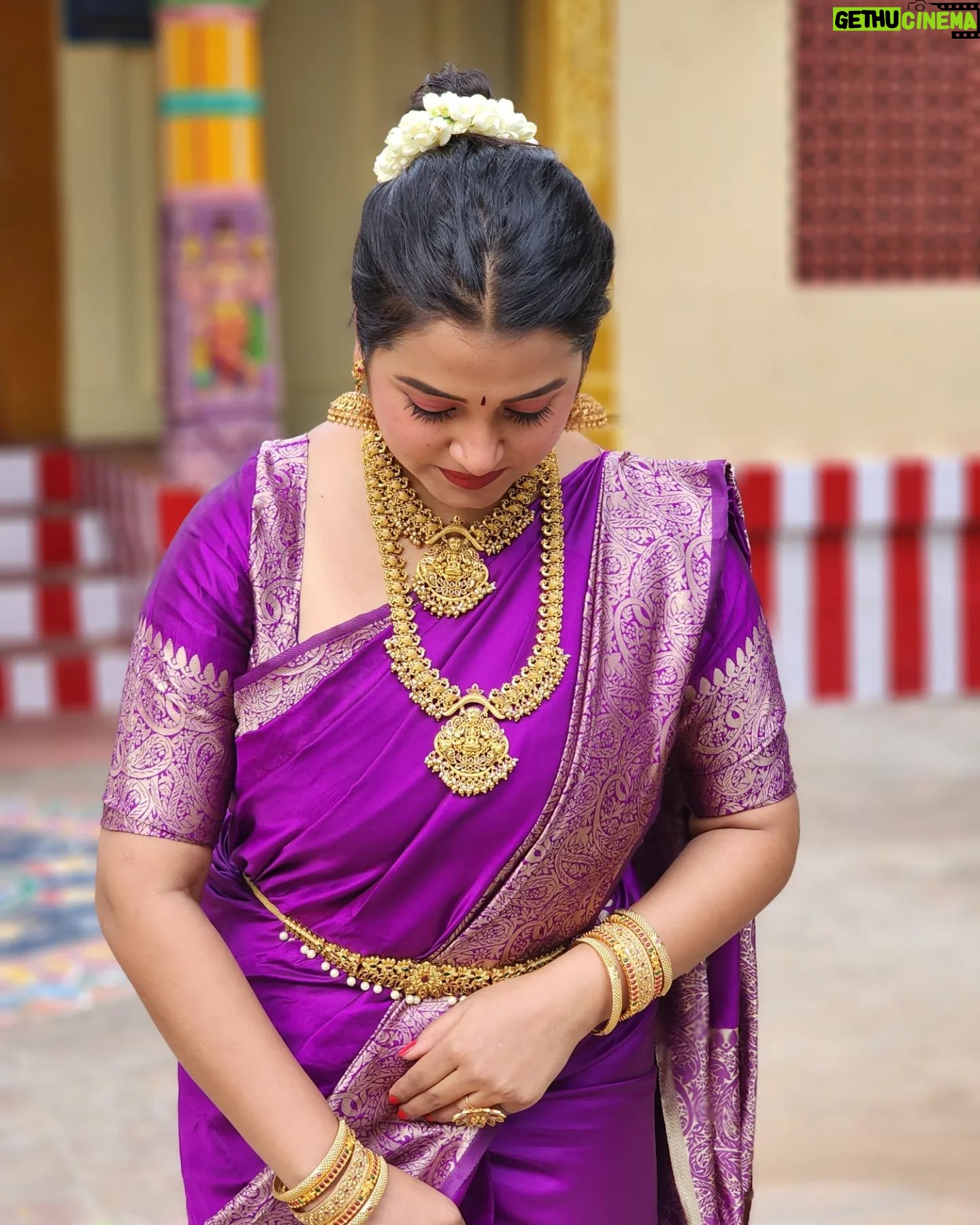 Deepthi Rajendra - 4.4K Likes - Wedding vibes ✨️💜
Beautiful saree from @rahasya.ch 💜
Customized blouse by @piriyarajan🫶🏻
Fabulous jewels from @krishya_bridal_collections 🥰
#weddingbells #brotherswedding #traditional #aesthetic #sareelove