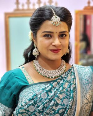 Deepthi Rajendra Instagram - Jewels @chennai_jazz ❤️
Saree @sanasparlour2008 ❤️

#throwback #throwbackpicture #suntv #priyamanathozhi #sangavi 
#deepthirajendra