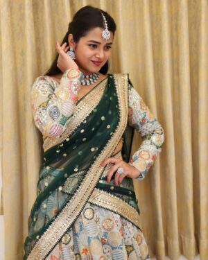 Deepthi Rajendra Instagram - 🦚

.

Costume: @mokshe_rental_destination 
Jewels: @krishya_bridal_collections