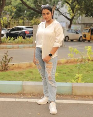 Deepthi Rajendra Instagram - YOU GLOW, GIRL ⭐️

Pc: @itsnavas_zone

#suntv #deepthirajendra #dr #skv2023 #skv #skvdance
#sunkudumbamvirudhugal2023 #skvrehearsal #suntvserial #malini #sundarimalini #sundari #priyamanathozhi #sangavi