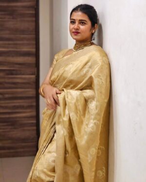 Deepthi Rajendra Instagram - Happy Happy 2024 ✨️🩷

.
.
#newyear 
#newyear2024
#deepthirajendra