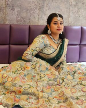 Deepthi Rajendra Instagram - Sugar Spice & Everything Nice☺️

🥻 @mokshe_rental_destination 
📿 @krishya_bridal_collections