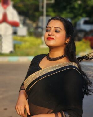 Deepthi Rajendra Instagram - There's something about Black 💯🖤

#skv2023 #sunkudumbamvirudhugal2023 #suntv
#deepthirajendra #DR