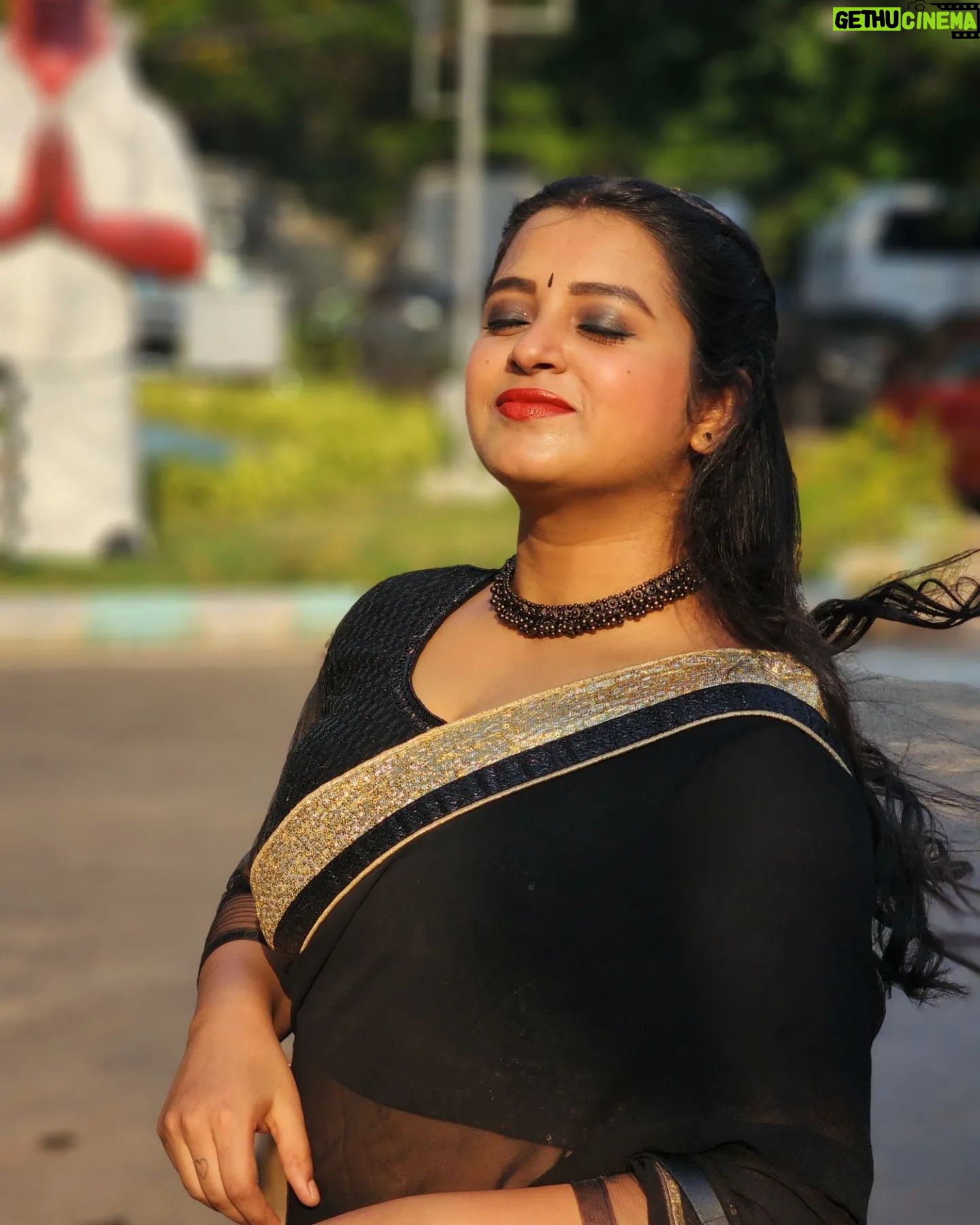 Deepthi Rajendra - 3.8K Likes - There's something about Black 💯🖤
#skv2023 #sunkudumbamvirudhugal2023 #suntv
#deepthirajendra #DR