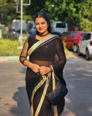 Deepthi Rajendra Instagram - There's something about Black 💯🖤

#skv2023 #sunkudumbamvirudhugal2023 #suntv
#deepthirajendra #DR