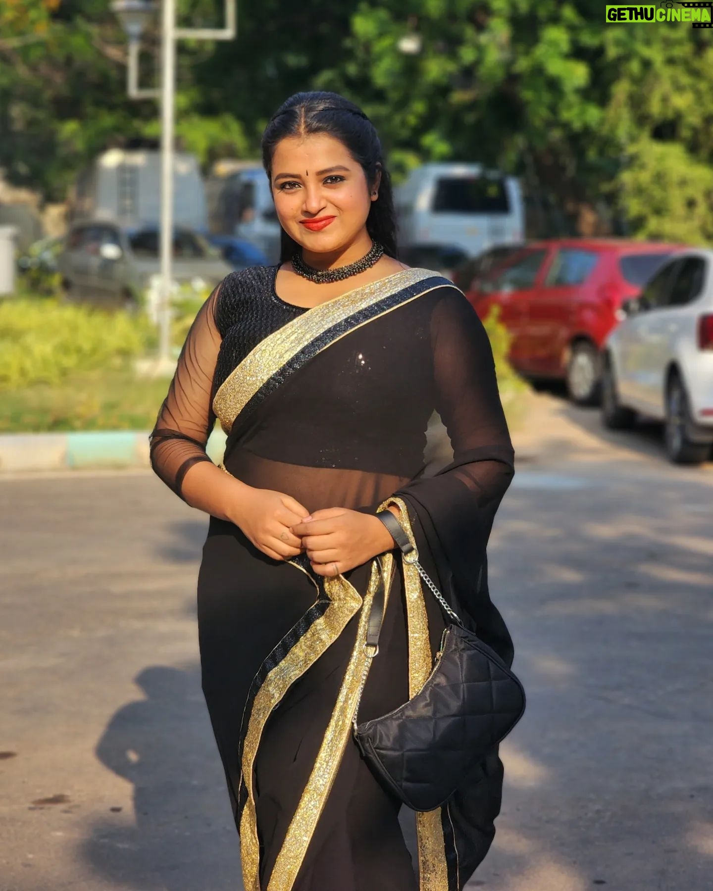 Deepthi Rajendra - 3.8K Likes - There's something about Black 💯🖤
#skv2023 #sunkudumbamvirudhugal2023 #suntv
#deepthirajendra #DR