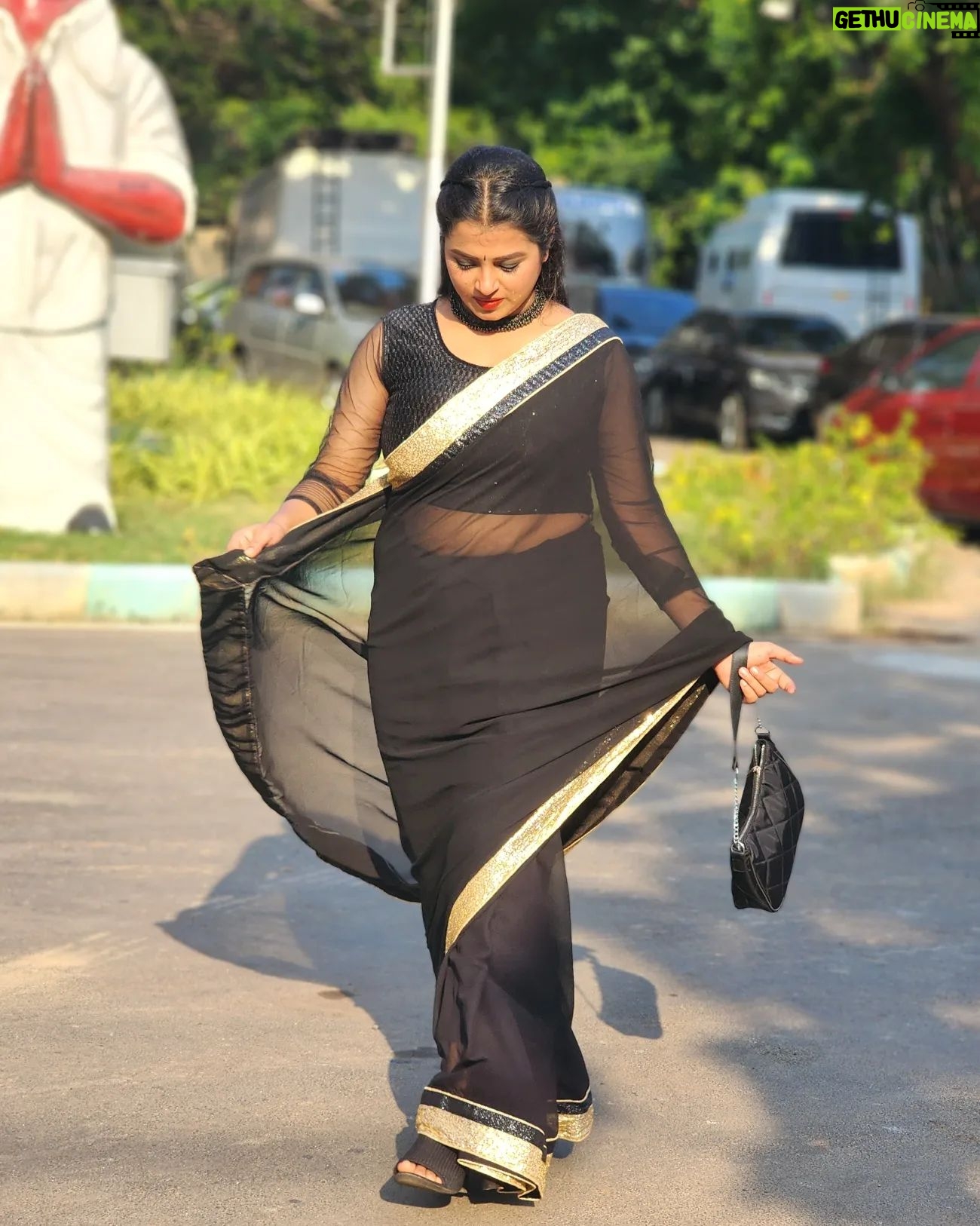 Deepthi Rajendra - 3.8K Likes - There's something about Black 💯🖤
#skv2023 #sunkudumbamvirudhugal2023 #suntv
#deepthirajendra #DR