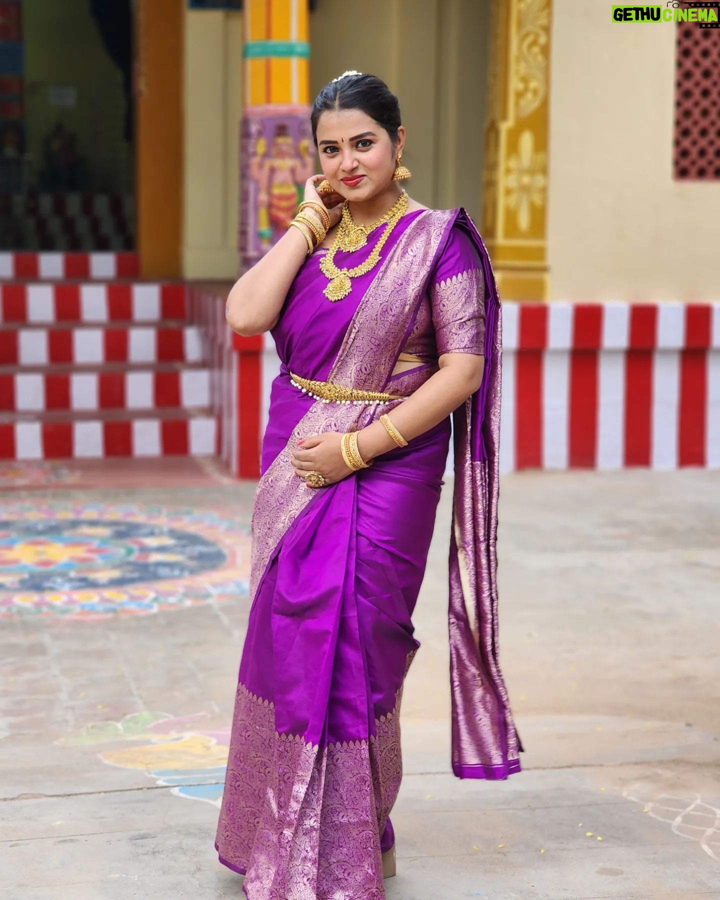 Deepthi Rajendra - 4.4K Likes - Wedding vibes ✨️💜
Beautiful saree from @rahasya.ch 💜
Customized blouse by @piriyarajan🫶🏻
Fabulous jewels from @krishya_bridal_collections 🥰
#weddingbells #brotherswedding #traditional #aesthetic #sareelove
