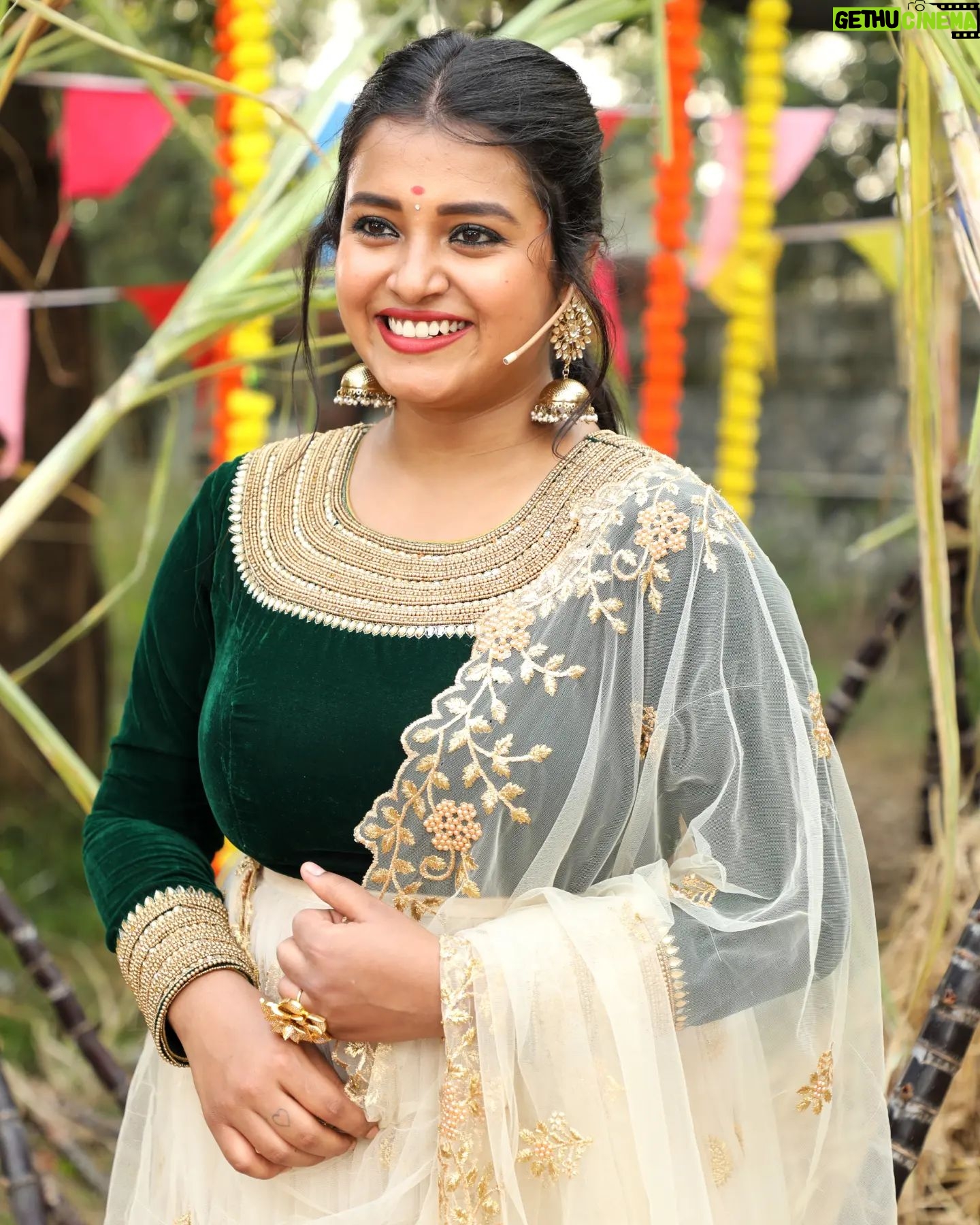 Deepthi Rajendra - 3.9K Likes - Iniya Pongal Nalvaazhthukkal 🙏🏻✨️
🥻@designed_by_sindhu
💎 @chennai_jazz
Hair by @sandy_de_stylist_
#happypongal #pongal2023