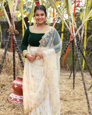 Deepthi Rajendra Instagram - Iniya Pongal Nalvaazhthukkal 🙏🏻✨️
🥻@designed_by_sindhu 
💎 @chennai_jazz
Hair by @sandy_de_stylist_

#happypongal #pongal2023