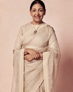 Deepti Naval Instagram - My look has been designed by Sabhyasachi. Certainly made me feel regal! Sari, jewelry and accessories - @sabyasachiofficial Styled by - @who_wore_what_when Photography - @shauryakandwal