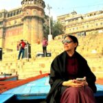 Deepti Naval Instagram – Banaras ke ghaat. . . The old structure at Bhonsle Ghaat fascinates me no end. To my left is another fascinating old mosque that intrigues me. But no time . . .