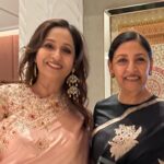 Deepti Naval Instagram – With the gorgeous Ashwini Bhave at the Filmfare Awards @filmfare 
Sari @raw_mango