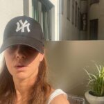 Defne Kayalar Instagram - Tatilde kötü alışkanlıklar serbest mi 💭