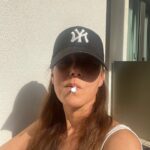 Defne Kayalar Instagram - Tatilde kötü alışkanlıklar serbest mi 💭