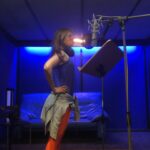Defne Kayalar Instagram – Bazen ben dublaj 🎧🎙️