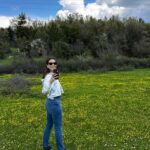 Defne Kayalar Instagram – Bahar üzerinden bize bir söz verilmişti 🌿