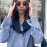 Della Dartyan Instagram – Just me & my mini Sack Bag 
@marcjacobs @gapluxury 
#GapLuxury #StylingwithMARCJACOBS