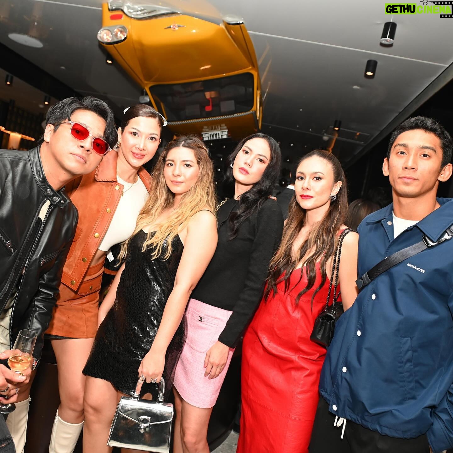 Della Dartyan - 3 Likes - Congratulations to @coach for opening the first @thecoachrestaurant in Jakarta, Indonesia. It was an amazing night where style, taste, and celebration came together. Here's to more great moments ahead! ✨
@coach @thecoachrestaurant
#coachny #thecoachrestaurant