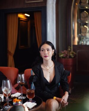 Della Dartyan Instagram - Launching into a world of style and sophistication with @tumitravel's exclusive club. Elevate your travel experience. #Tumiindonesia #tumiexclusivesclub ✈️✨
📸 @aaronkurniawan23