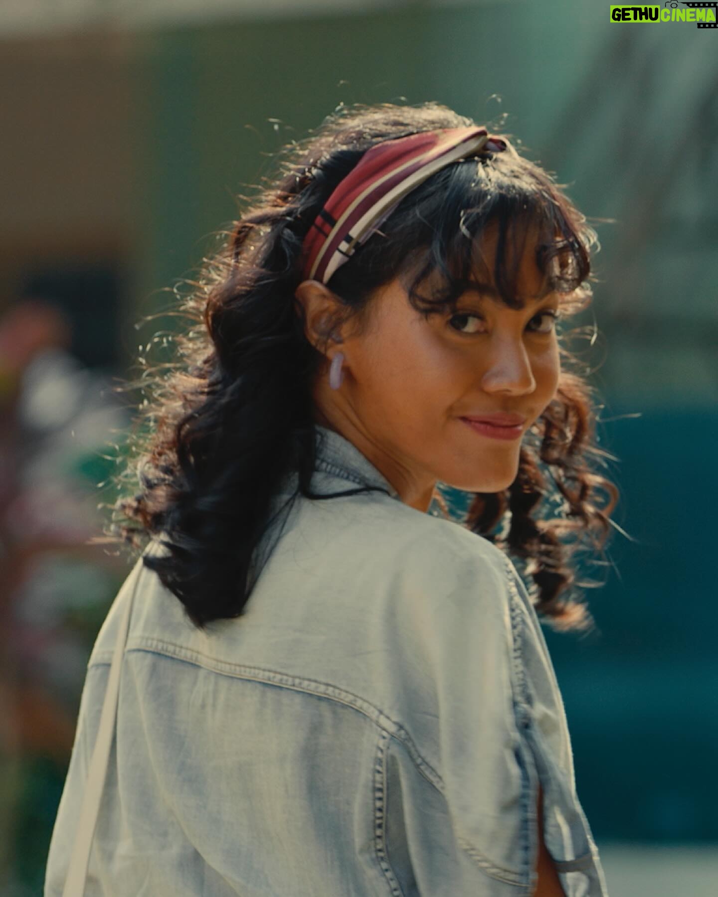 Della Dartyan - 3 Likes - Ellyas Pical sudah tayang di @primevideoid ✨
Akhirnya bisa posting look ini. Rina Siahaya, salah satu karakter yang paling berkesan untukku.
Par @drg.rina_siahaya Mama Rina danke banya su kasi doa deng berkat. Danke lai su sabar deng beta walaupun beta batanya paleng banya slama riset par periapan syuting 💙🫶🏻🤗