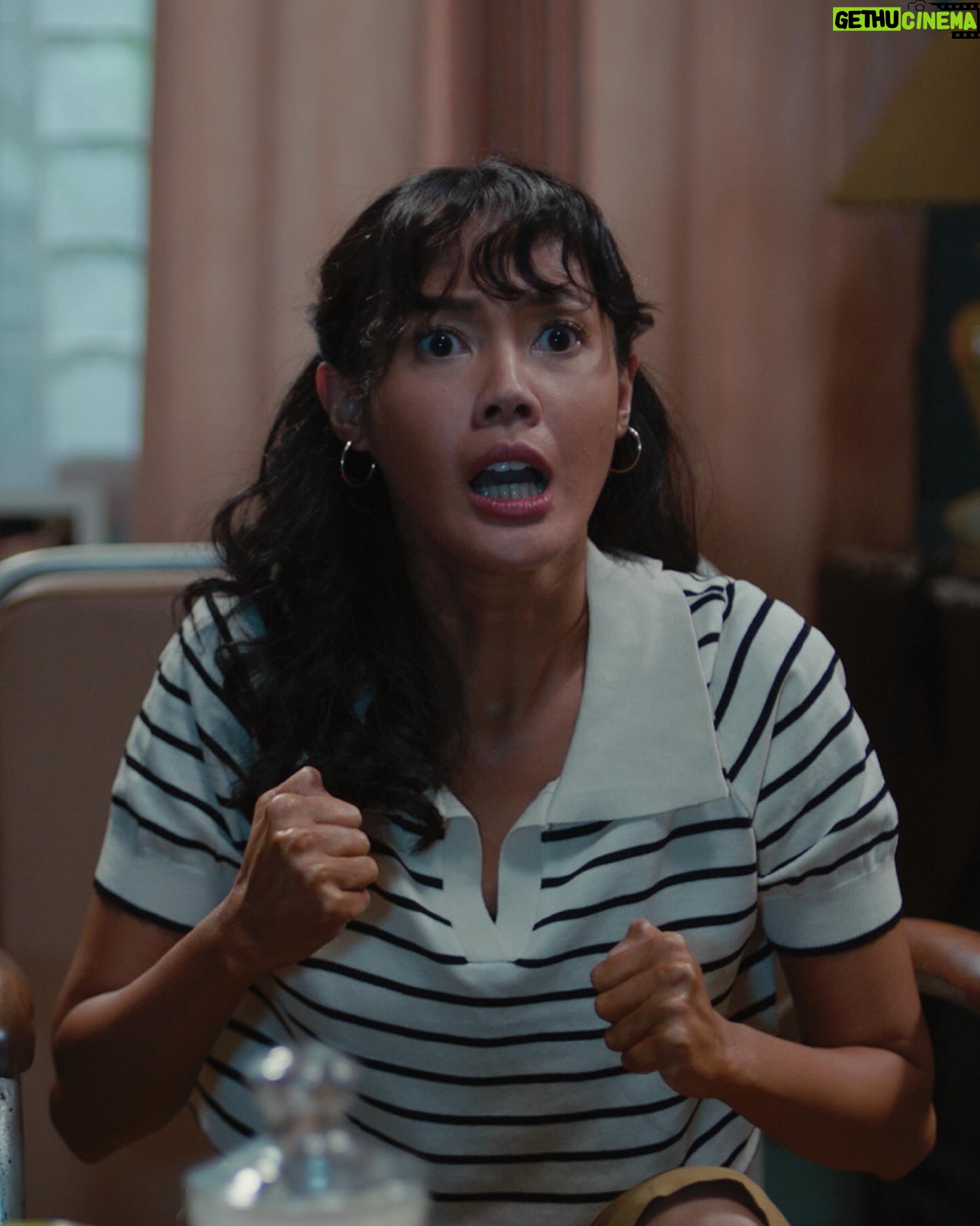 Della Dartyan - 3 Likes - Ellyas Pical sudah tayang di @primevideoid ✨
Akhirnya bisa posting look ini. Rina Siahaya, salah satu karakter yang paling berkesan untukku.
Par @drg.rina_siahaya Mama Rina danke banya su kasi doa deng berkat. Danke lai su sabar deng beta walaupun beta batanya paleng banya slama riset par periapan syuting 💙🫶🏻🤗