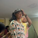 Della Dartyan Instagram - Ellyas Pical sudah tayang di @primevideoid ✨ Akhirnya bisa posting look ini. Rina Siahaya, salah satu karakter yang paling berkesan untukku. Par @drg.rina_siahaya Mama Rina danke banya su kasi doa deng berkat. Danke lai su sabar deng beta walaupun beta batanya paleng banya slama riset par periapan syuting 💙🫶🏻🤗