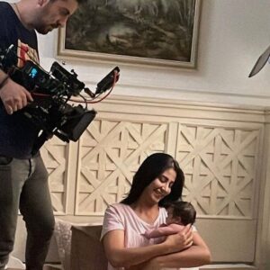 Delnya Mohammadi Instagram - چەند وێنەیەک لە کاری ریکلام بۆ شیرە تایبەت و ناوازەکەی ئیڤۆلاک
دەستی ھەموو لایەک خۆش بێت 
@evolac.iraq 
@manhal_andrews. @trendycastagency