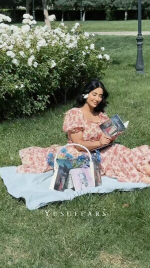 Delnya Mohammadi Instagram - 🧚🏼‍♀️ @yusuffars @dlnia_mohammadii  @chya_makeup  @asi.vintage.house  @asiia___  @orhan_hairdresser