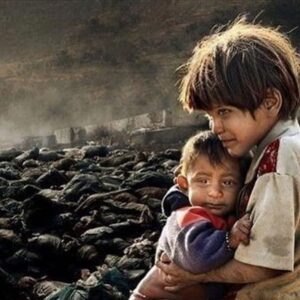 Delnya Mohammadi Instagram - !!!خوێنەر بە
تكایە پێش ئەوە منداڵ دروست كەیت بیر كەرەوە،، تۆ لەبەر قسەی خەڵك و ماڵە خزمانت منداڵێك واتا مرۆڤێكیتر دروست دەكەیت ئەمەیە كە وادەكات تۆ ببی بە دایك و. باوكێكی ترسناك 
كە هێشتا لە وشەی (دایك ، باوك)
تێناگەی ، 
پەروەردەی منداڵ لە منداڵیەوە دەست پێدەكات. پەروەردەیەك كە مرۆڤێكی ئاقڵ پێشكەش بە خۆی بكەیت و. دواجاربە كۆمەڵگا ،  منداڵێك دەتوانێت لە تۆوە ببێت بە مرۆڤێكی خراپ. وە دەشتوانێت ببێت بە مرۆڤێكی باش ،  تێناگەم ئەو دایك و. باوكانەی منداڵێكی بچوك دەخەنە بازاری كارەوە یا خود لە ژێر ئازاردا دەیانخنكێنن. چۆن دەتوانن بە خۆیان بڵێن مرۆڤ یا خود دایك و. باوك 
ئاخۆ منداڵێك چ تاوانێكی كردوە كە تۆیەكی گەورە پێكەنینی منداڵی لێ دەسەنیتەوە،  بوون بە دایك و. باوك مەكتەبی دەوێت دەبێت هەموان تەلەبەی ئەو مەكتەبە بن.
دلنیا محمدی🦋