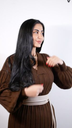 Delnya Mohammadi Instagram - ئاوازەكان خەمی خۆشەویستیان تیایە و مرۆڤەكان لێی ڕا دەكەن 
ڕێگاكان هەنگاوی خۆشەویستی مرۆڤەكانیان لەسەر جێ ماوە و بۆ هەتایە دەبن بە یادگاری 
چیتر باران بۆ عاشقەكان نابارێ چونكە هەمووی چەتری لەدەستە و خەمی تەڕ بوونیانە 
لە ناو ڕۆمانێك دەژین كە چیرۆكەكان چیتر ماچی دڵداریان تیا باس ناكرێ
با هەر یەكەمان بۆ مانەوەی خۆشەویستی نوسەر بین و سەر لە نوێ بینوسینەوە🦋
دلنیا محمدی
@stavshorsh_photography