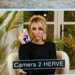 Delphine Wespiser Instagram - MOI QUAND … 🤣🤣🤣 A vous de trouver la suite ! ( après 4h/6h de tournage on me demande d’attendre 30 mins ) 😅😶‍🌫️🥱🫠 ps: c la première fois que je bois ça pour me donner de l’énergie 😂💙