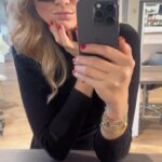 Delphine Wespiser Instagram - 🔥 LOVE TO CHANGE 🔥 A 32 ans je rajoute la dernière couleur à ma palette ! ☺️☝🏼
