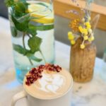 Delphine Wespiser Instagram - 🤲🏻 16h30 Latte time with love 🤍 - lait de coco - eau et pétales de rose - cardamome Tu aimes bien les boissons comme ça ou plutôt café/thé ?