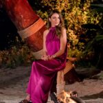 Delphine Wespiser Instagram - De la séduction, beaucoup de tentation… L’épisode de ce soir s’annonce trèèèès chaud 🔥  "L’île de la tentation", ce jeudi à 21:05 avec @wespiserd #IDLT